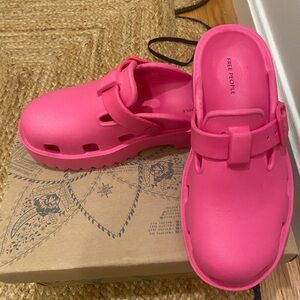 Free People Karlie Buckle Clogs in Pink Sz 6/37
